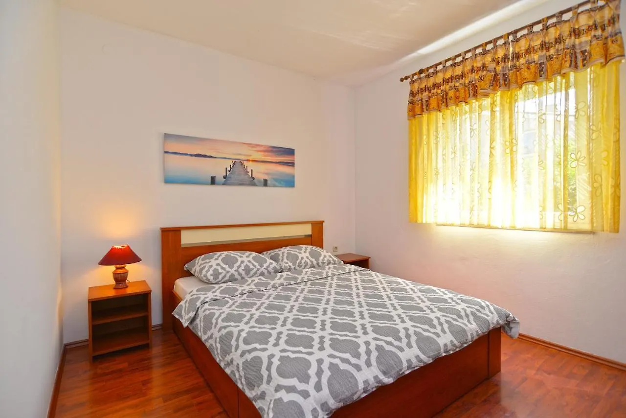 Apartments Marija 1124 Fazana 0*,  Croatia