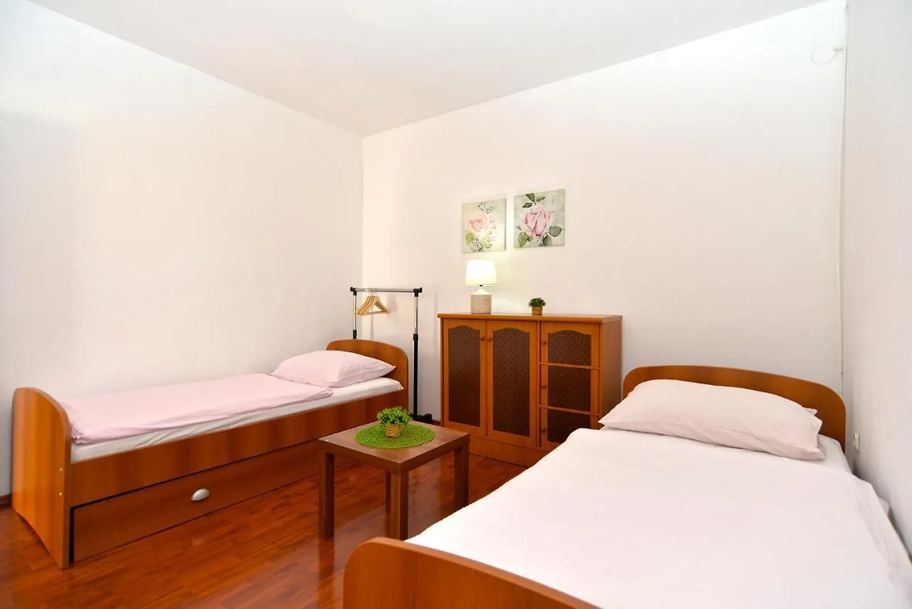 Apartments Marija 1124 Fazana Croatia