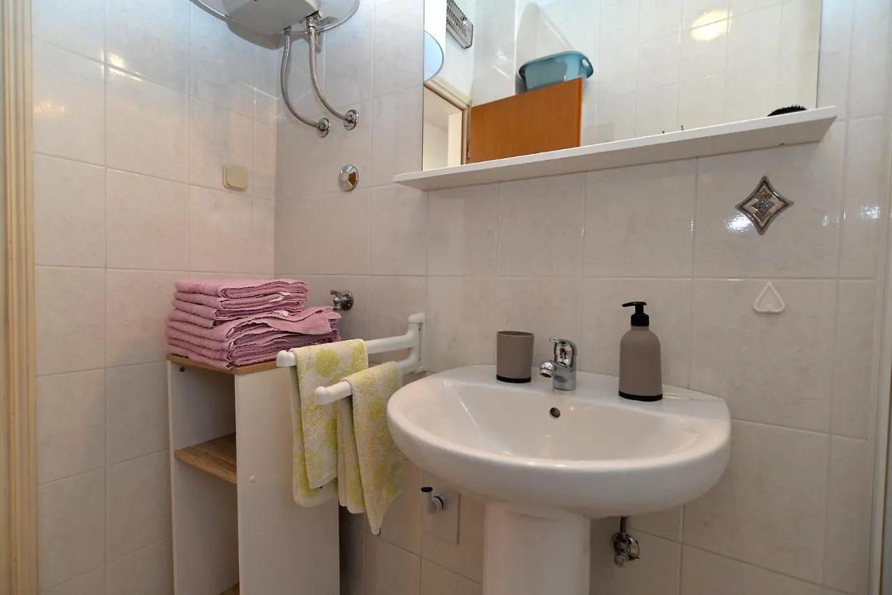 Apartments Marija 1124 Fazana 0*,  Croatia