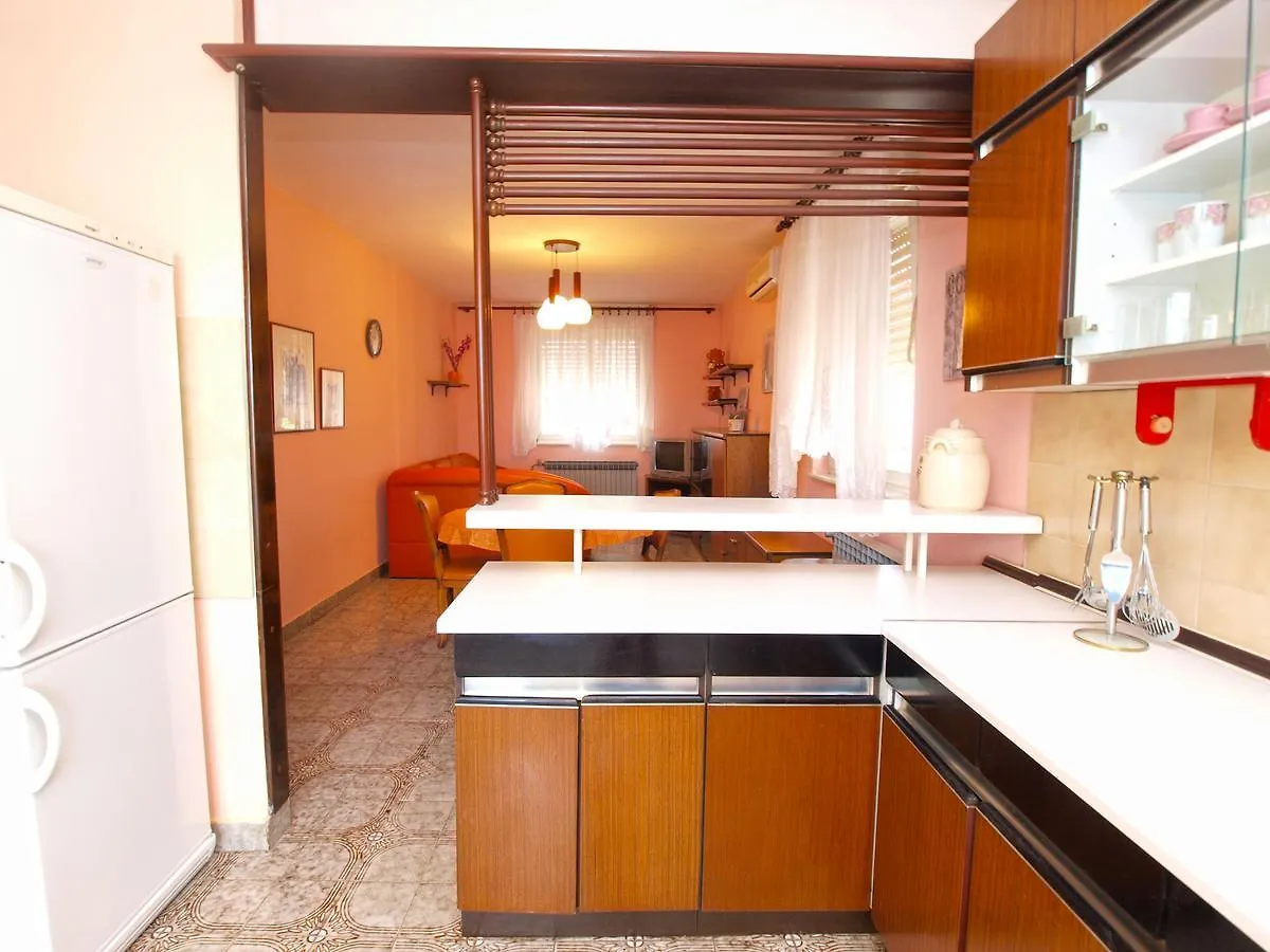Apartments Marija 1124 Fazana 0*,
